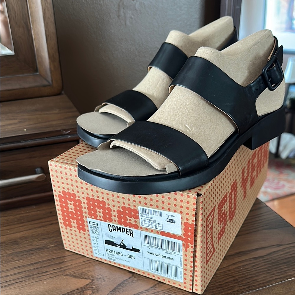 Camper Dana Black Sandals NWT 40
